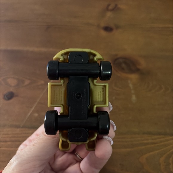 2024 McDonald's Happy Meal Nintendo Gold Mario Cart - Picture 5 of 5